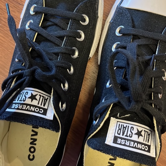 Black Converse - Picture 4 of 4